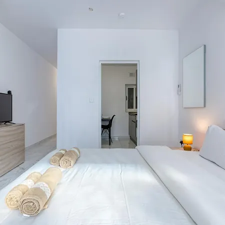 Modern Self-contained In Apartment Msida
