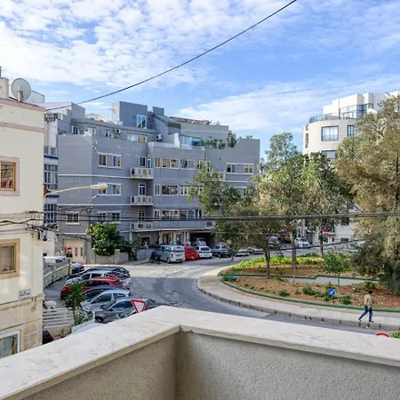 דירה Modern Self-contained In *